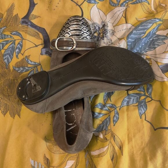 AGL tan suede ballet slipper flats silver cap toe silver buckle euc sz 39 - Picture 3 of 6